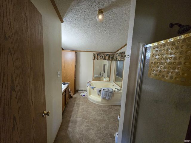 910 E SOUTH D Street, Gas City, IN 46933