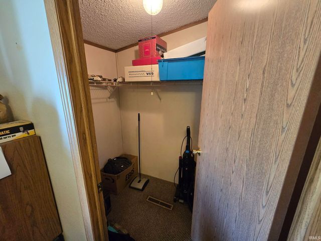 910 E SOUTH D Street, Gas City, IN 46933