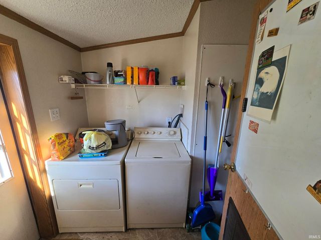 910 E SOUTH D Street, Gas City, IN 46933