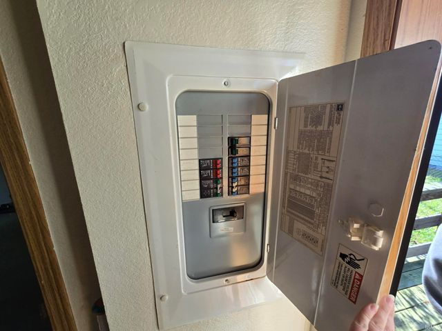 910 E SOUTH D Street, Gas City, IN 46933