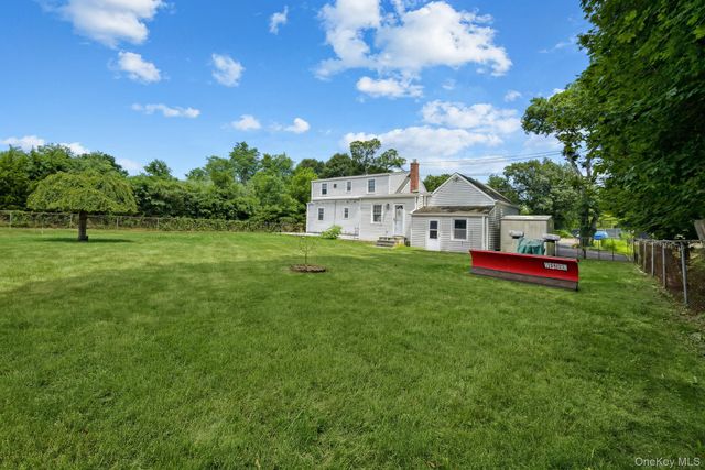 1547 Walt Whitman Road, Melville, NY 11747