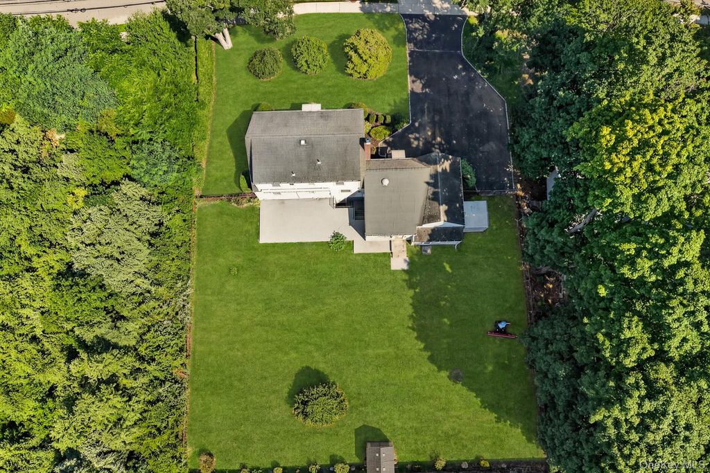 1547 Walt Whitman Road, Melville, NY 11747 — photo 3