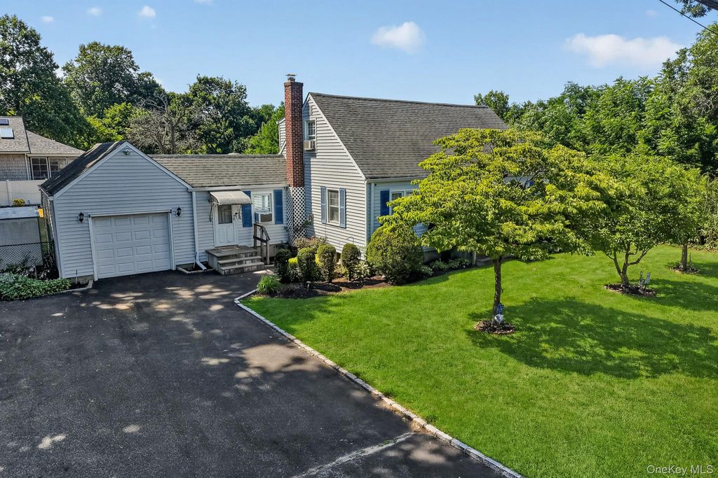 1547 Walt Whitman Road, Melville, NY 11747 — photo 4