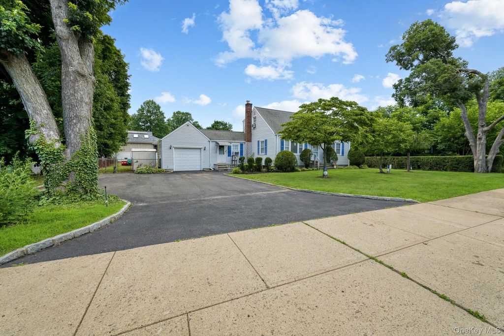 1547 Walt Whitman Road, Melville, NY 11747 — photo 5