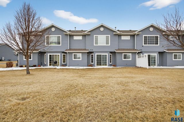 1203 N Fir Pl Place, Sioux Falls, SD 57107