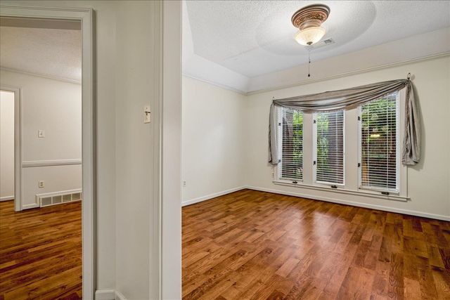 8685 CHRIS SUZANNE CIR, Memphis, TN 38018