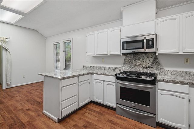 8685 CHRIS SUZANNE CIR, Memphis, TN 38018