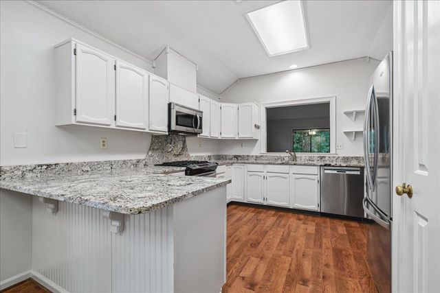 8685 CHRIS SUZANNE CIR, Memphis, TN 38018