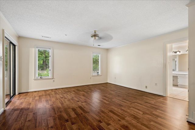 8685 CHRIS SUZANNE CIR, Memphis, TN 38018
