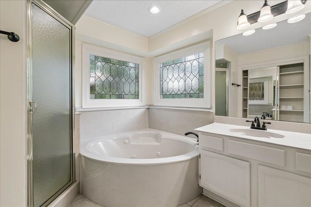 8685 CHRIS SUZANNE CIR, Memphis, TN 38018