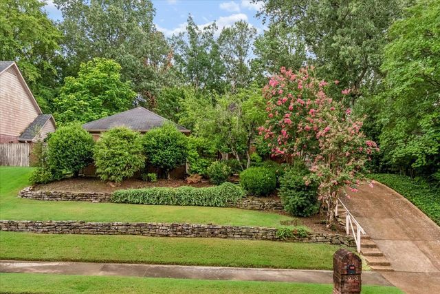 8685 CHRIS SUZANNE CIR, Memphis, TN 38018