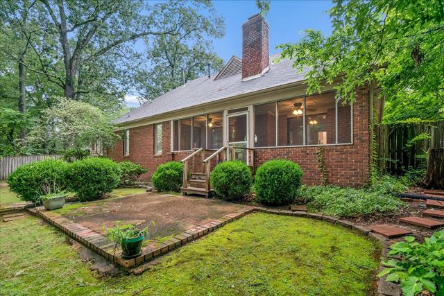 8685 CHRIS SUZANNE CIR, Memphis, TN 38018
