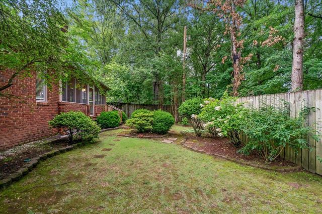 8685 CHRIS SUZANNE CIR, Memphis, TN 38018