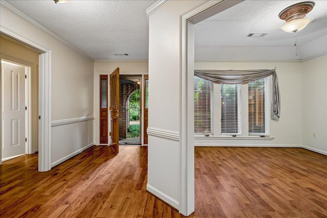 8685 CHRIS SUZANNE CIR, Memphis, TN 38018