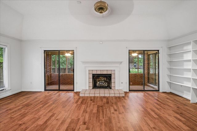 8685 CHRIS SUZANNE CIR, Memphis, TN 38018