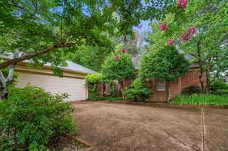 8685 CHRIS SUZANNE CIR, Memphis, TN 38018