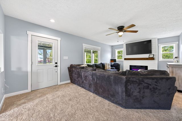 4665 S Mauxferry Road, Franklin, IN 46131