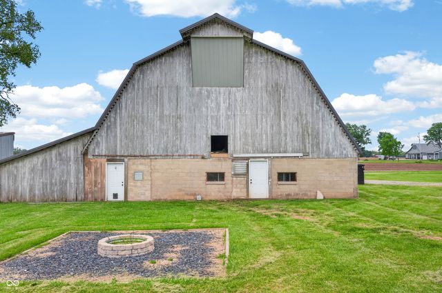 4665 S Mauxferry Road, Franklin, IN 46131