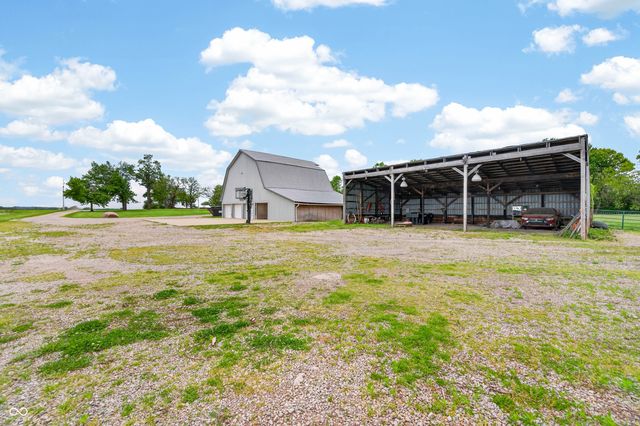 4665 S Mauxferry Road, Franklin, IN 46131