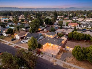 8012 Hesperia, Reseda, CA 91335