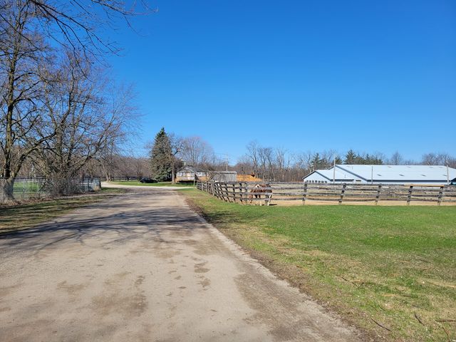 26011 N Rand Road, Wauconda, IL 60084