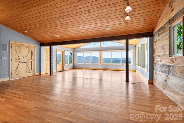38 Lookout Road, Asheville, NC 28804