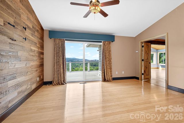 38 Lookout Road, Asheville, NC 28804