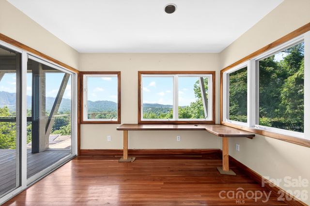38 Lookout Road, Asheville, NC 28804