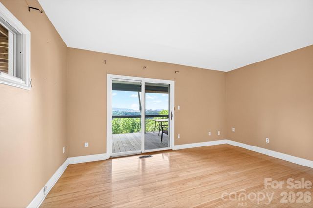 38 Lookout Road, Asheville, NC 28804