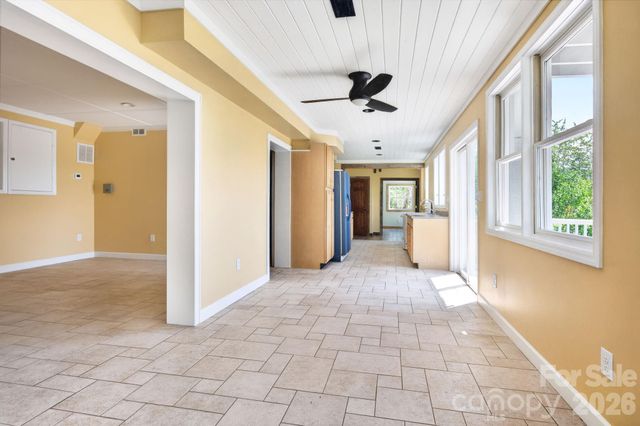 38 Lookout Road, Asheville, NC 28804