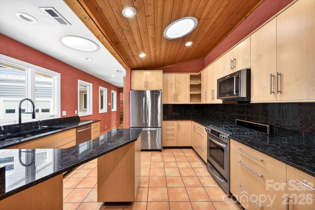38 Lookout Road, Asheville, NC 28804