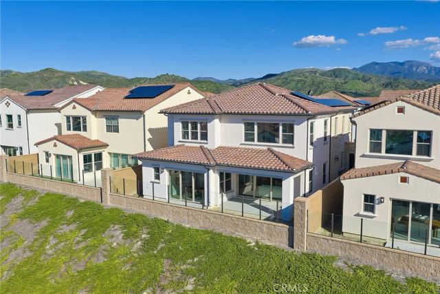 113 Oakstone, Irvine, CA 92618