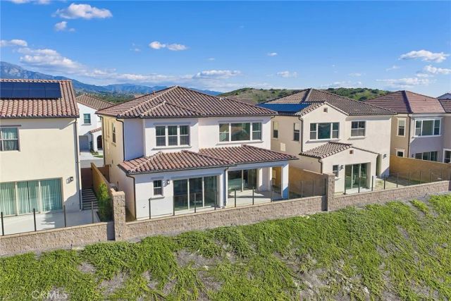 113 Oakstone, Irvine, CA 92618