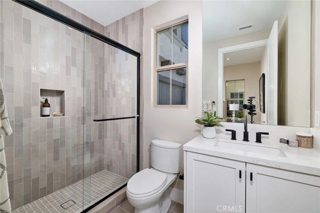 113 Oakstone, Irvine, CA 92618