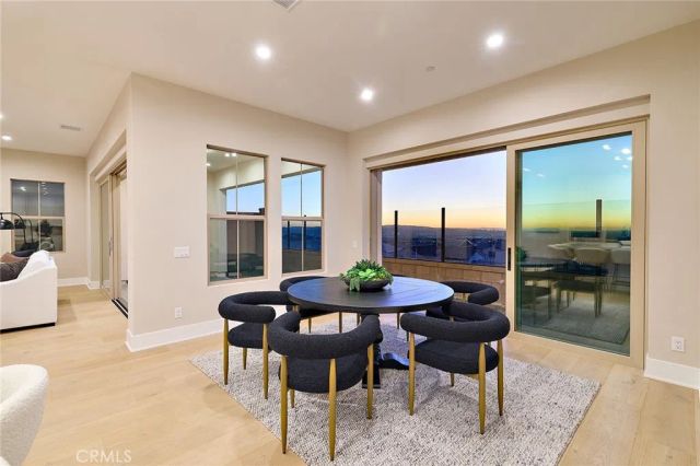 113 Oakstone, Irvine, CA 92618