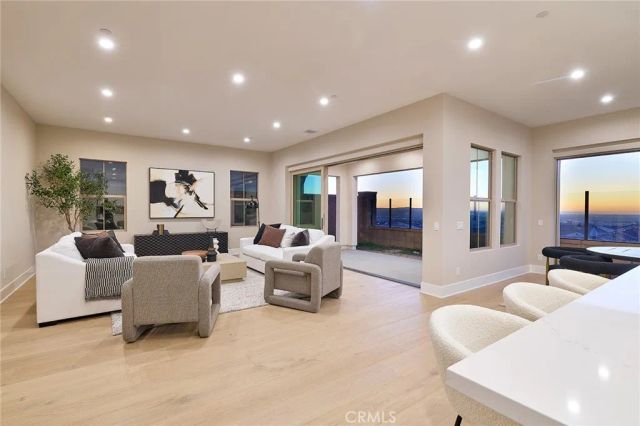 113 Oakstone, Irvine, CA 92618