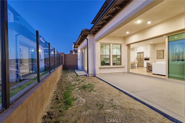 113 Oakstone, Irvine, CA 92618