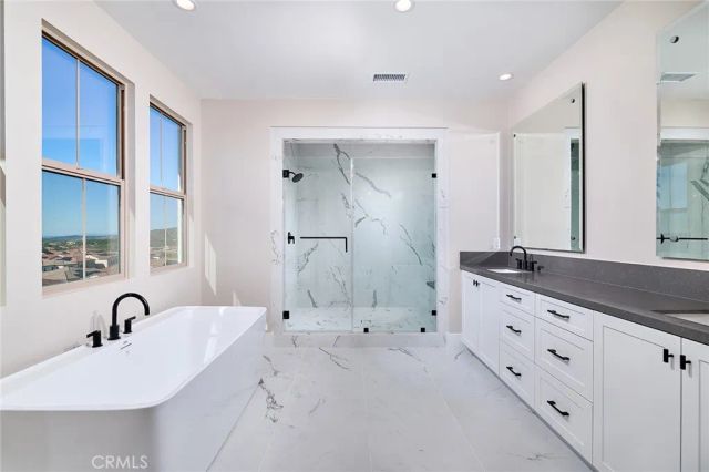 113 Oakstone, Irvine, CA 92618