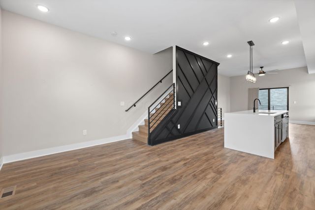 1132 Oak Street, 10, Columbus, OH 43205