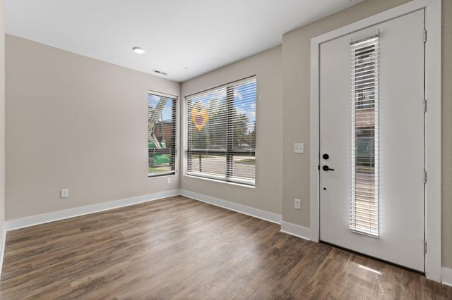 1132 Oak Street, 10, Columbus, OH 43205