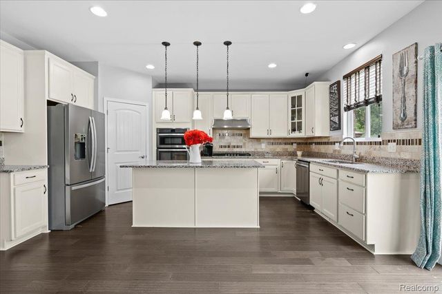 49645 Hartwick Drive, Novi, MI 48374