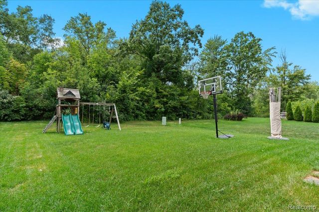 49645 Hartwick Drive, Novi, MI 48374