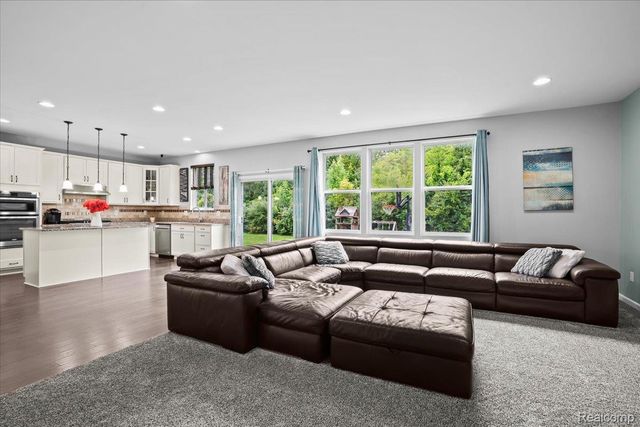49645 Hartwick Drive, Novi, MI 48374