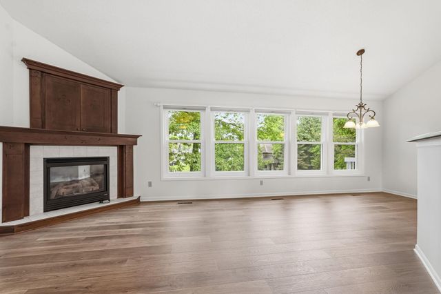 7516 W 77th Street, Chaska, MN 55318