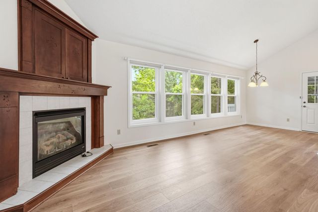 7516 W 77th Street, Chaska, MN 55318