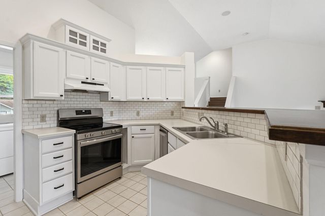 7516 W 77th Street, Chaska, MN 55318