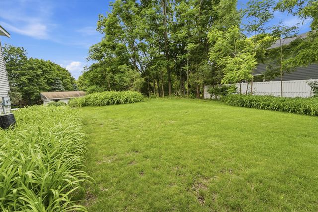 7516 W 77th Street, Chaska, MN 55318