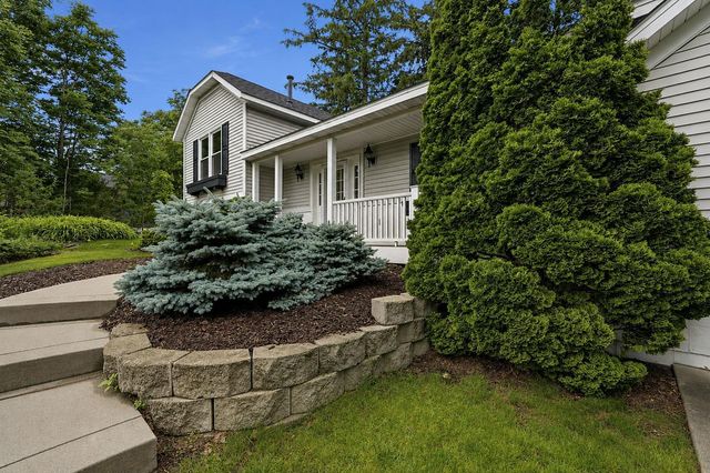 7516 W 77th Street, Chaska, MN 55318