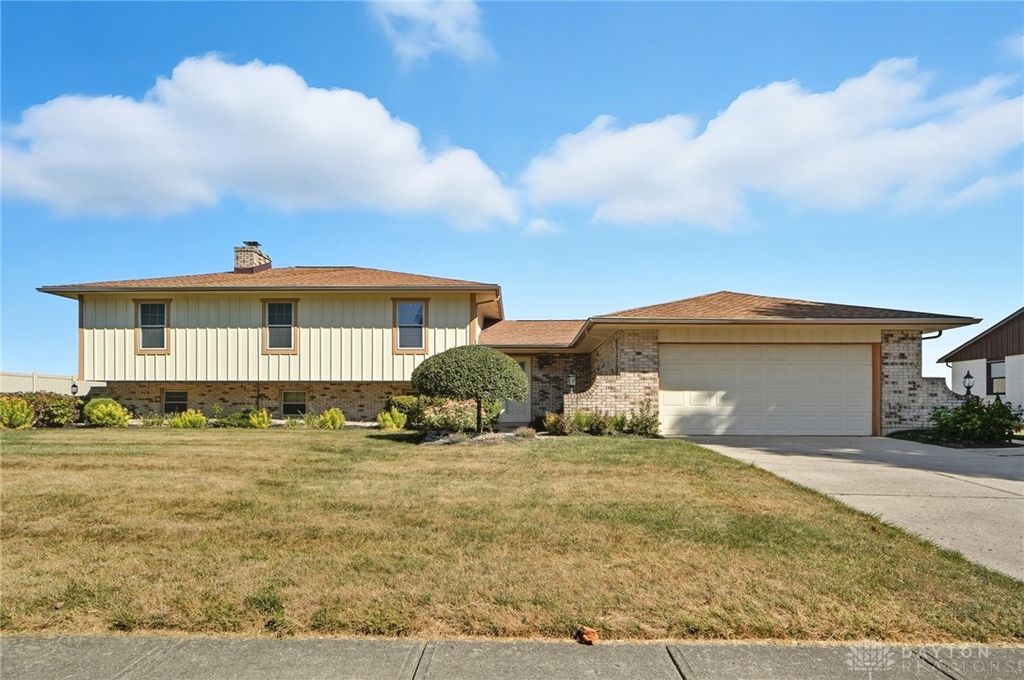 321 Rankin Drive, Englewood, OH 45322