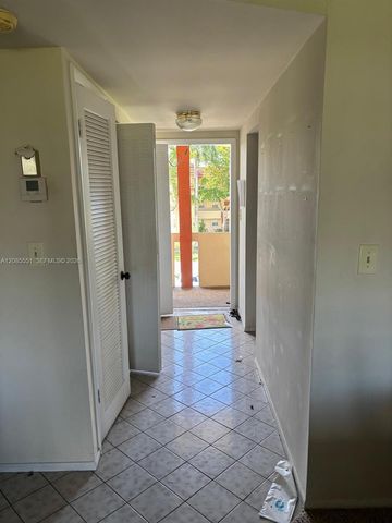 8021 N Sunrise Lakes Drive 310, Sunrise, FL 33322